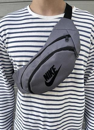 Бананка nike сіра з чорним лого #