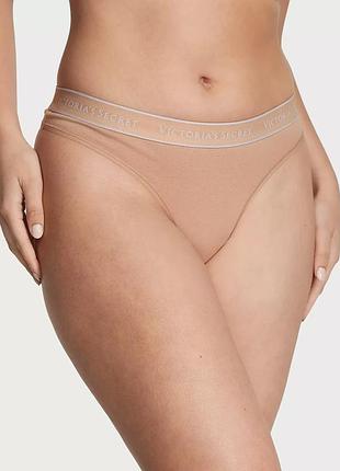Трусики стринги logo cotton thong victoria's secret бежевый xs