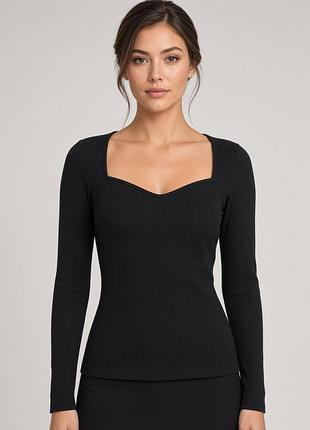 Черная кофта рубчик с декольте l-xl