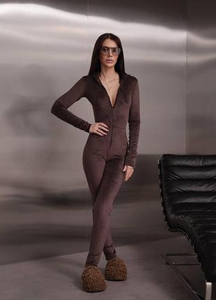 Комбинезон женский из велюра