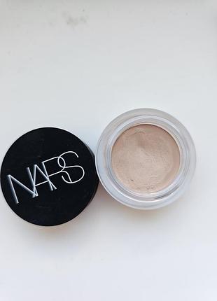 Консилер nars vanilla очень ходовой оттенок