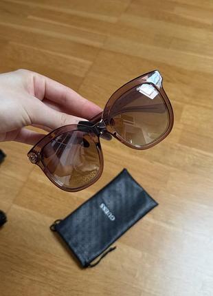 Нові окуляри guess 3