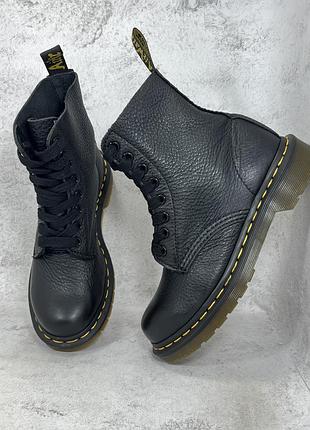 Жіночі чорні демісезонні черевики dr.martens pascal