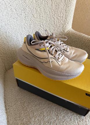 Кросівки saucony