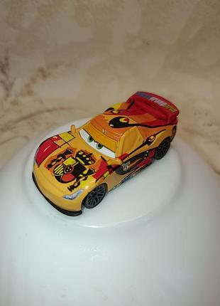 Машинка мігель каміно тачки disney pixar mattel