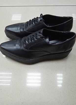 Туфлі zara..38. 2
