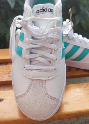 Оригинальные низкие сникерсы adidas модель mercedes