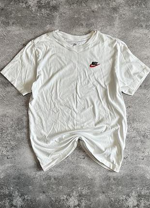 Футболка nike tee розмір m