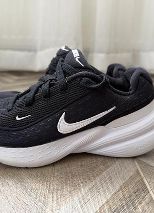Взуття nike uplift sc black/white; розмір 35,5, см. 22,5