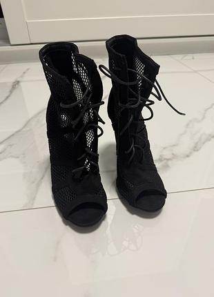 Туфлі для high heels
