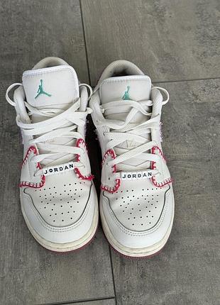 Air jordan 1 low se gs 'light bordeaux' 4