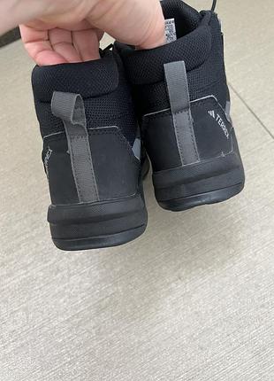 Дитячі черевики кросівки adidas terrex 2