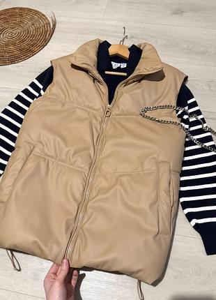 Классная теплая жилетка oversize
