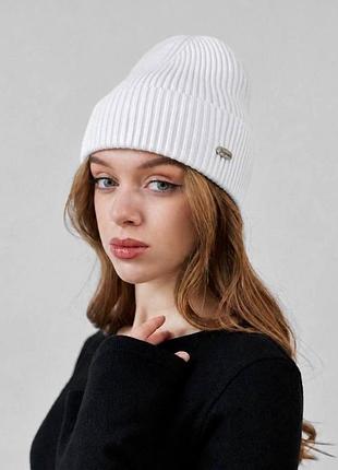 Вязаная женская базовая шапка jacquard белая