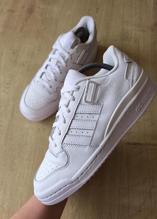 Кожаные женские кроссовки  adidas, оригинал, р.40,5, оригинал, модель 2023 года, р. 40,5.