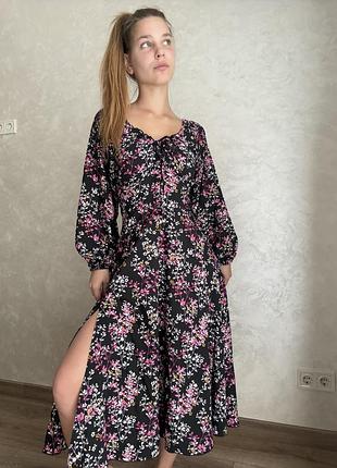 Сукня чорна з розрізом хс-с довга кльош