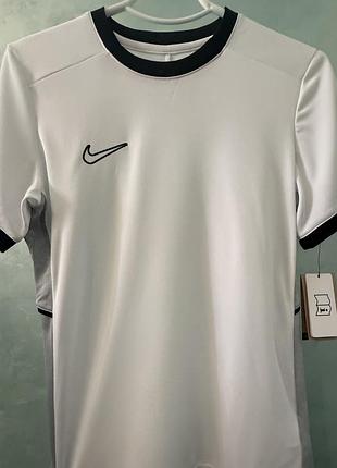 Футболка nike, розмір s-m, для фітнесу, унісекс, технологія dry fit, 100% полиєстер