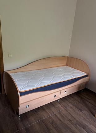 Продається ліжко  з шухлядами та матрацом