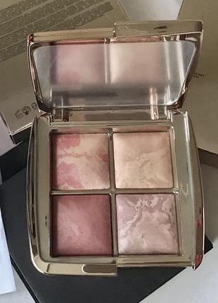 🌹палетка рум’яна - хайлайтер hourglass ambient lighting palette румяна / світловідбиваючий ефект / природний сяючий фініш / шовковиста текстура