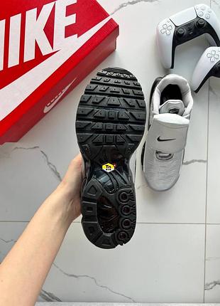 Nike air max plus tiempo wolf grey black 3