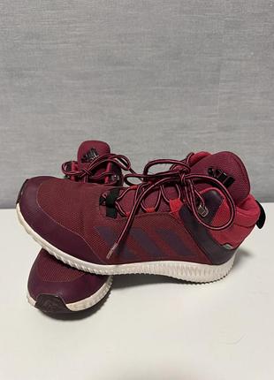 Черевики adidas ,водовідштовхуючі.38розмір