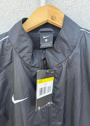 Чоловіча вітровка nike rain jacket repel park 20 3