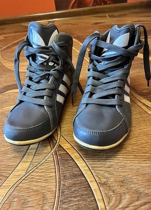 Кросівки adidas, розмір 35-36