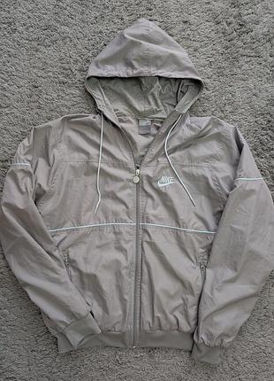 Вінтажна утеплена вітрівка nike, size m(підійде на s), стан відмінний, плечі 46 підпахви 57 рукав 65 довжина 66, дуже якісне виконання