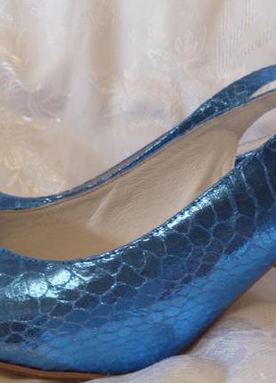 Босоножки на каблучке carnaby р.39