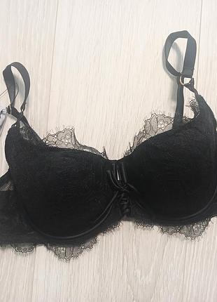 Вишуканий чорний бюстгальтер балконет з мереживом rosie marks & spencer