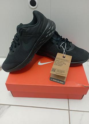 Новые оригинал с коробкой nike разм 35,5