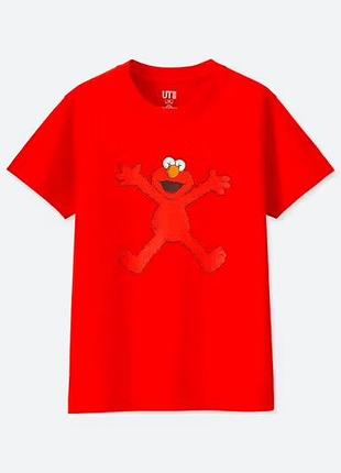 Футболка uniqlo x kaws x sesame street елмо, розмір 13 років