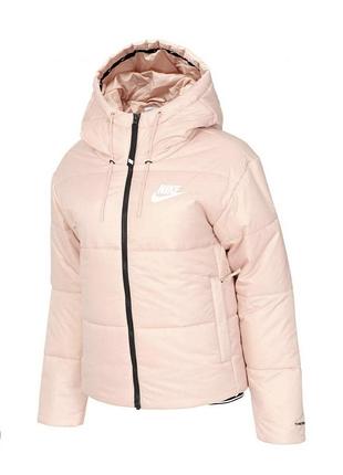 Пудровий пуфер куртка демі жіноча chamarra nike classic tape coral dj6997601