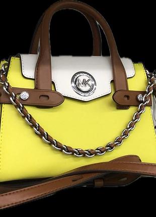 Сумка-саквояж michael kors carmen medium зі штучної саф’янової шкіри з кольоровими блоками та ремінцем.