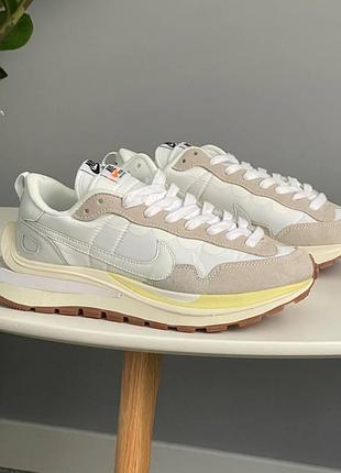 Nike x sacai vaporwaffle sail gum