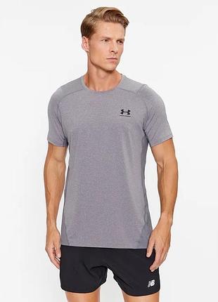 Чоловіча спортивна футболка under armour heatgear fitted (артикул 1361683) розмір s сіра