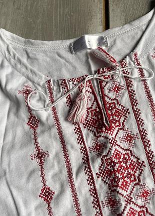 Лонгслів у стилі вишиванки 2