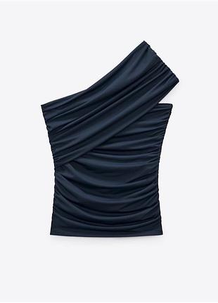Дуже класний еластичний топ на одне плече від zara в кольорі navy blue, тканина щільна і мʼяка як масло, неймовірно приємна до тіла