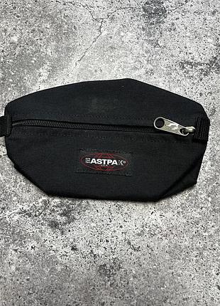Базова міні сумка бананка eastpak