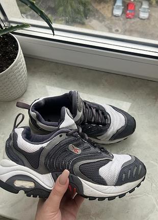 Кросівки reebok унісекс 39р 5