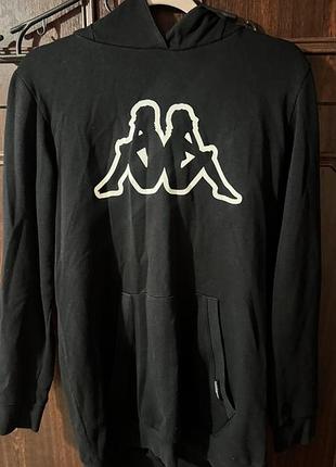Кофтинка kappa airiti hoodie з великим фірмовим логотипом на грудях.