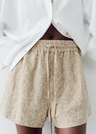 Шорти з вишивкою zara (м)