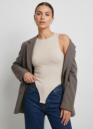 Боді майка жіноче бежеве new look | базове однотонне боді з круглим вирізом стринги | еластичний трикотажний топ-боді нюд