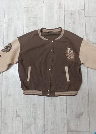 Стильный коричневый бомпер в стиле колледж (varsity jacket)