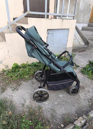 Продам прогулочный колясок 2