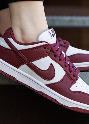 Женские кроссовки nike sb dunk low бордовые кожаные кеды на весну лето найк сб данк лоу модные демисезонные кроссы из текстиля
