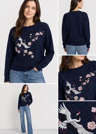 Джемпер темно-синій з вишивкою лелека та сакура s-m