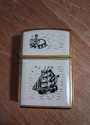 Оригинальная зажигалка zippo scrimshaw ship &amp; lighthouse (1997 год)
