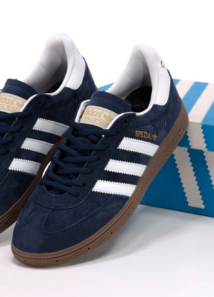 Кроссовки spezial