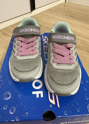 Новенькі skechers для дівчинки 27 р 2